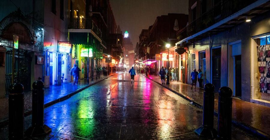 Self Guided Audio Ghost Tour in New Orleans in 6 Languages - Is $5 a good value?