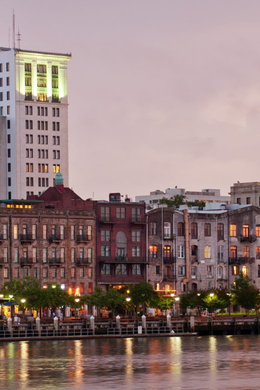 Self Guided Audio Ghost Tour in Savannah in 6 Languages - Starting at the Mercer-Williams House