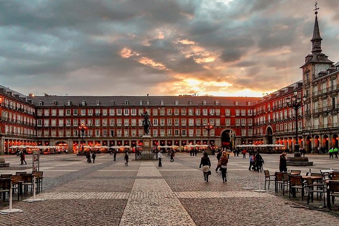 Self-Guided Audio Tour - Ghosts of Madrid: History and terror - Doña Maria and the route’s more theatrical moments