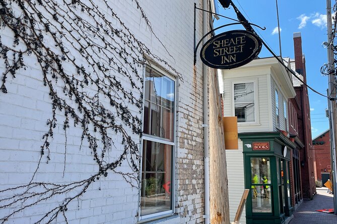 Self Guided Haunted Walking Tour in Portsmouth APP/GPS/EMF Reader - Haunted buildings from 1814 and 1815