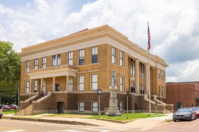 Self-Guided Jefferson Ghosts Walking Tour - The haunted hotel linked to a famous horror story