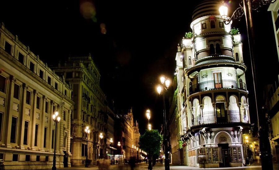 Seville: Paranormal Walking Tour in Spanish - The $14 price and what you receive