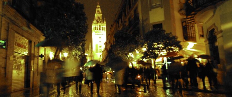 Seville: Paranormal Walking Tour in Spanish - Practical advice before you book