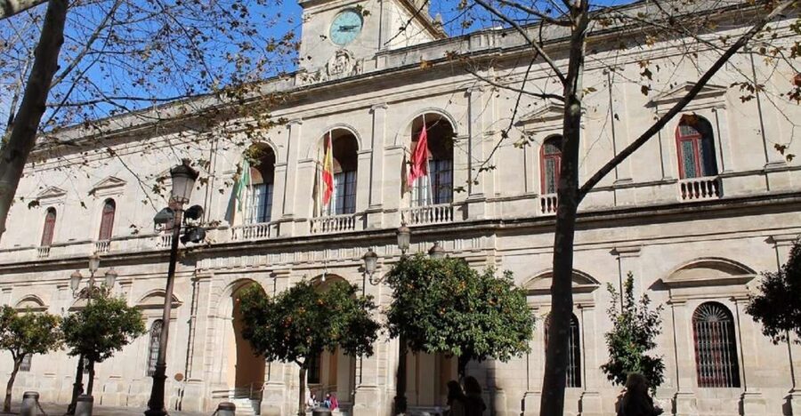 Seville: Paranormal Walking Tour in Spanish - Meeting at Seville City Hall