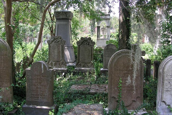 Small Group Ghost Tour Charleston: 60min of True Haunted History - Key points at a glance
