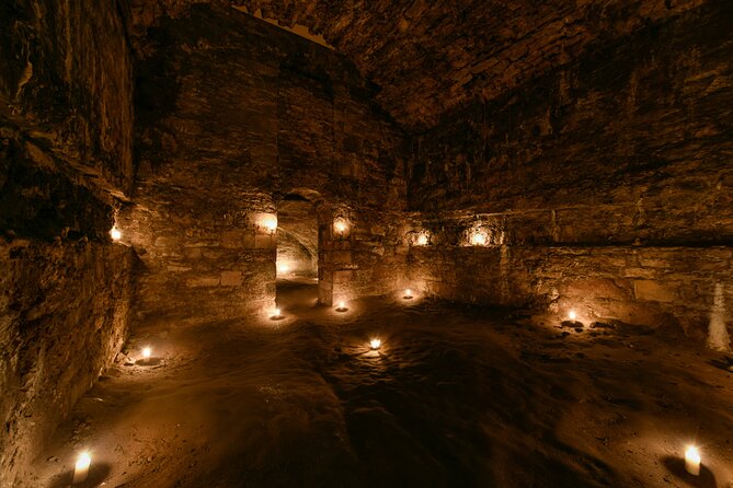 Small Group Ghost Tour incl. Underground Vaults & free drink in Megget's Cellar - Entering the Blair Street Underground Vaults
