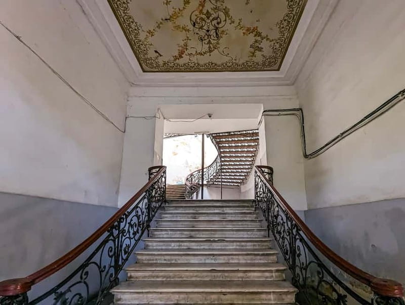 Sololaki - Urban Legends Walk of Bourgeoisie & Haunted Flats - Tbilisi’s only Gothic-style building