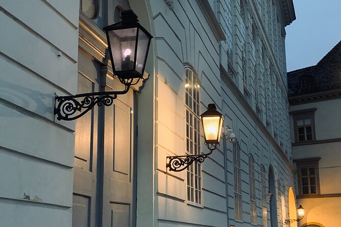 Spooky Vienna Ghost Tour in English - How the guides shape the experience