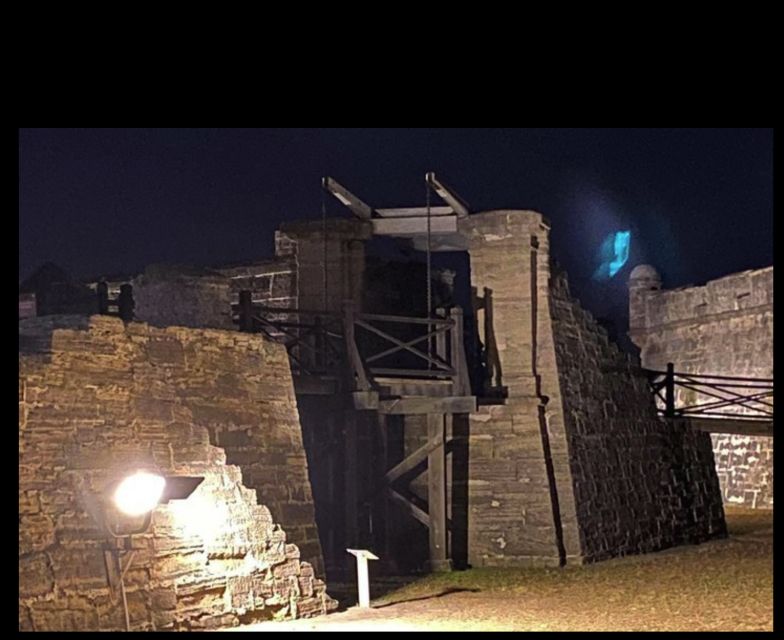 St. Augustine: 1.5-Hour Ghost Walking Tour - What the guide’s style means for your night