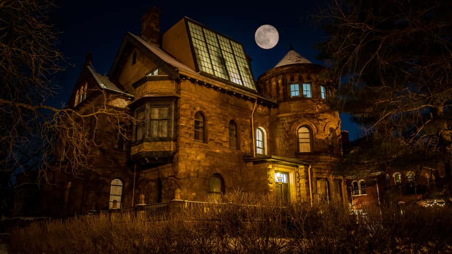 St. Paul: Twin Cities Haunts Ghost Walking Tour - Forepaugh’s Mansion and the power of a real backdrop