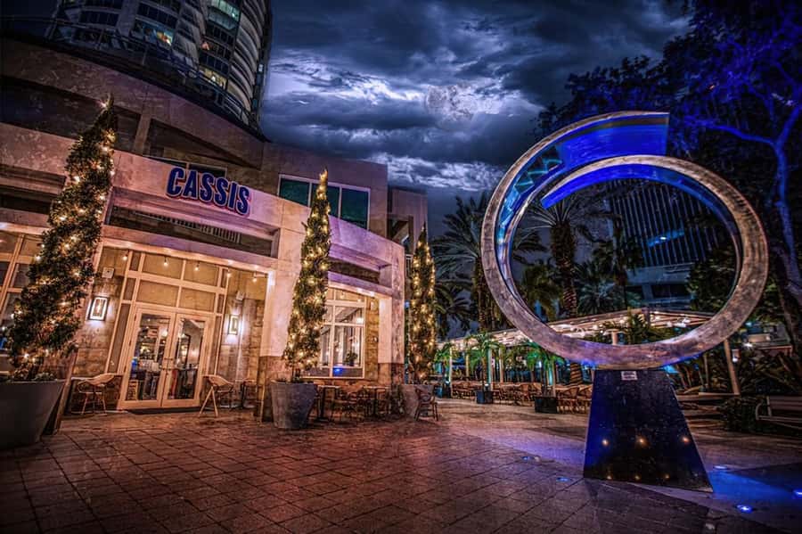 St. Petersburg: Ghosts and Spirits Haunted Walking Tour - Cassis St. Pete and the Spirits Outside