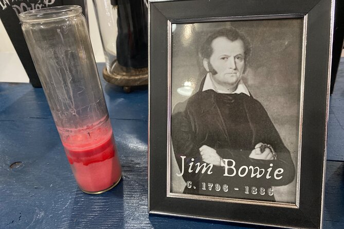 Texas’ Oldest Haunted Pub Crawl Shared Walking Tour - A brisk schedule at 10 p.m.