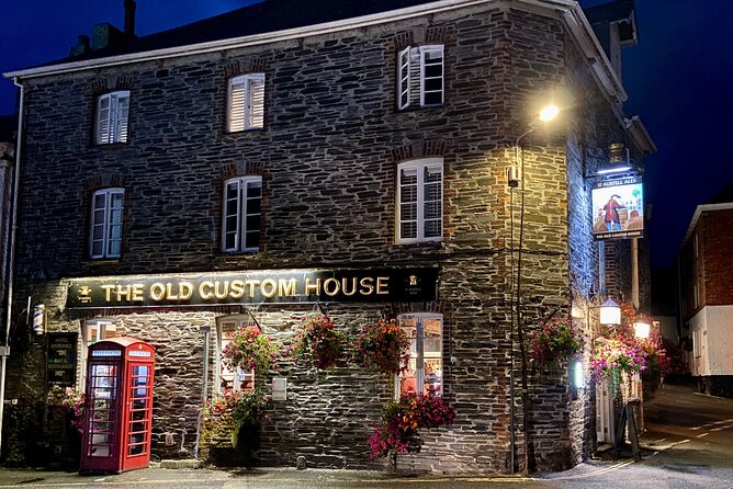 The Ghost Walk Padstow - Tour of Cornwall’s Myths and Legends - Prideaux Place: an Elizabethan house from the outside