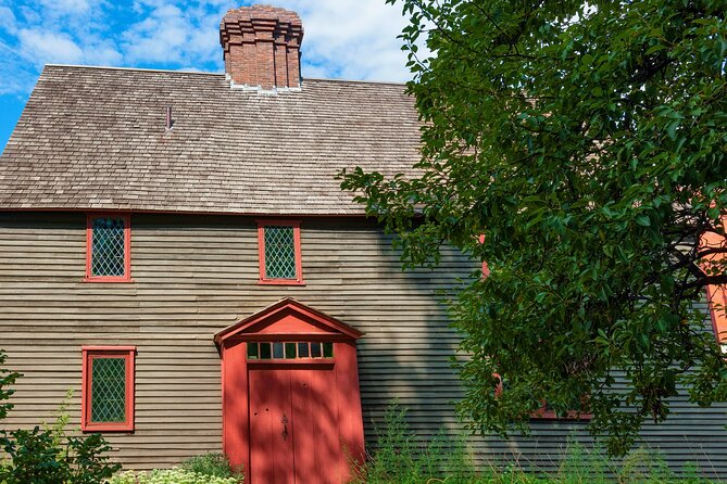 The Ghosts of Salem Walking Tour - The guide makes or breaks the night