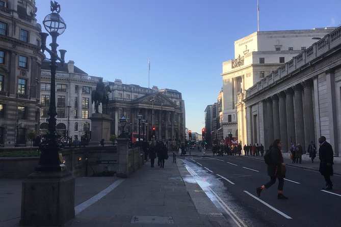 The Ghosts of the secret alleyways of old London town - Why this private London ghost walk works