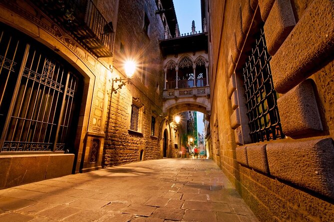 The Gothic Trail – Ghosts of Barcelona Exploration Game - The first six sights: squares, landmarks, and sacred buildings