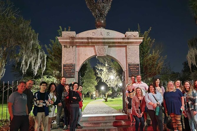 The Grave Tales Ghost Tour in Savannah - Meeting at Johnson Square