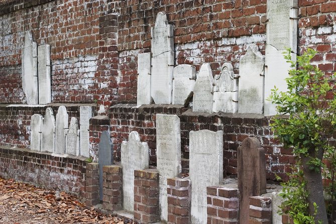 The Grave Tales Ghost Tour in Savannah - Weather, heat, and the practical side of the walk