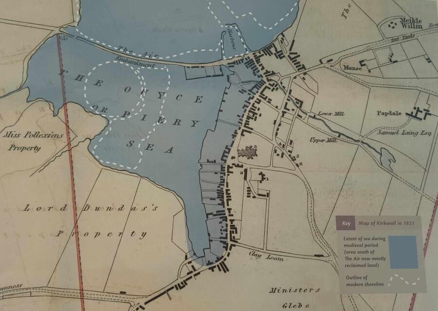 The Grimleens Dark History and Lore Evening Tour o Kirkwall - A short route with a changing story