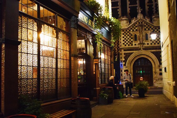 The Haunted Pubs of Old London: Small Group Tour - The Sutton Arms and the First Half-Pint
