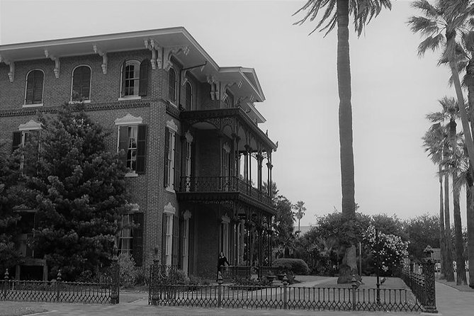 The Historic Galveston Ghost Tour - The guides shape the experience