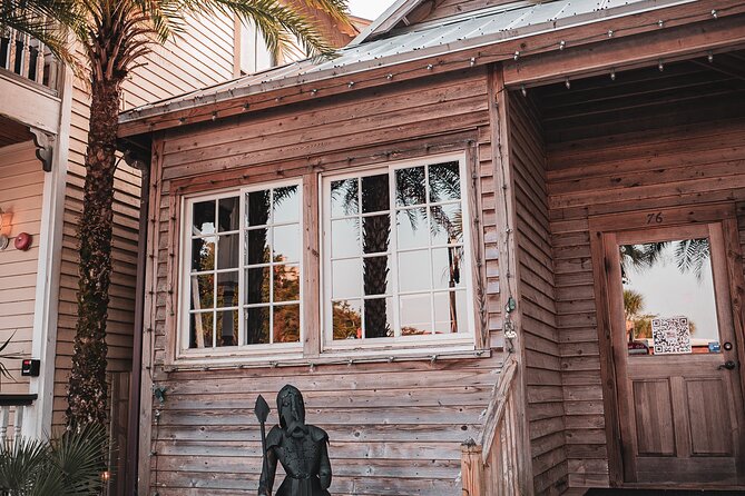 The Night Watchman Ghost Walking Tour - What the guides add to the experience