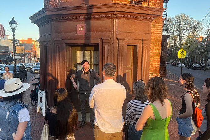 The Original Walking Ghost Tour by Annapolis Ghost Tours - Group size can change the quality of the walk