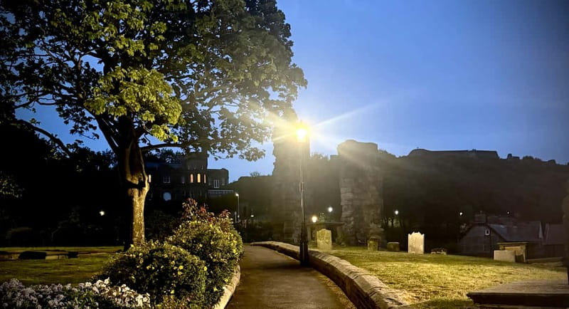 The Scarborough Ghost Walk - Down the steep cobbled route