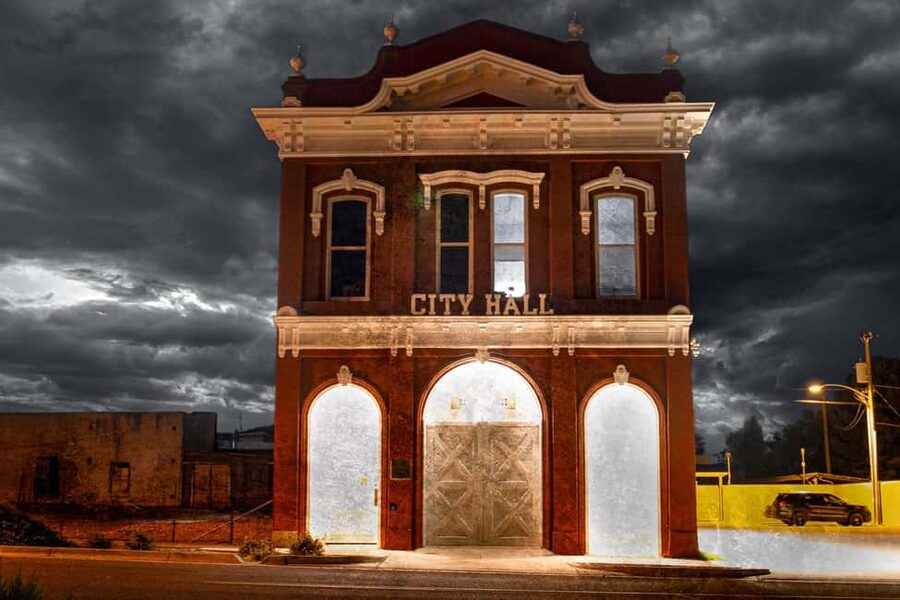 Tombstone Ghost Tours: Ghosts & Gunslingers of the Wild West - Ending at Boothill Graveyard