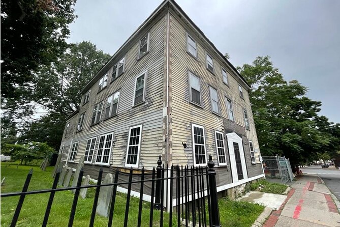 Ultimate Historic Salem and Witch Trials Self-Guided Walking Tour - Roger Conant, the Witch Museum, and Salem’s changing story
