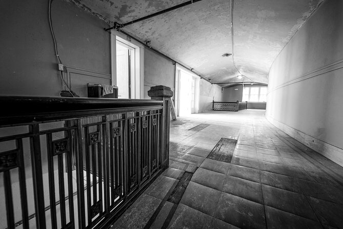 Ultimate Queen City is Haunted Tour - EMF meters and the ghost-hunting element