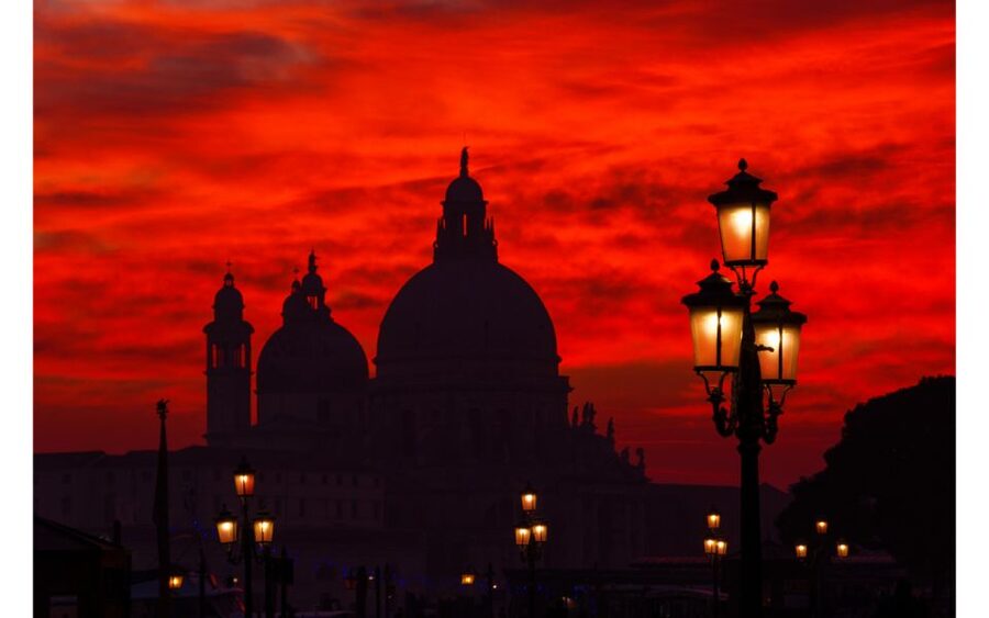 Venice: Mysterious Tales of Ghosts and Murders - Starting at Campo San Bartolomio