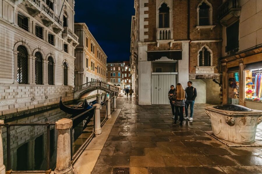 Venice: The Ghost & Legends Walking Tour - What the $42 price really buys you