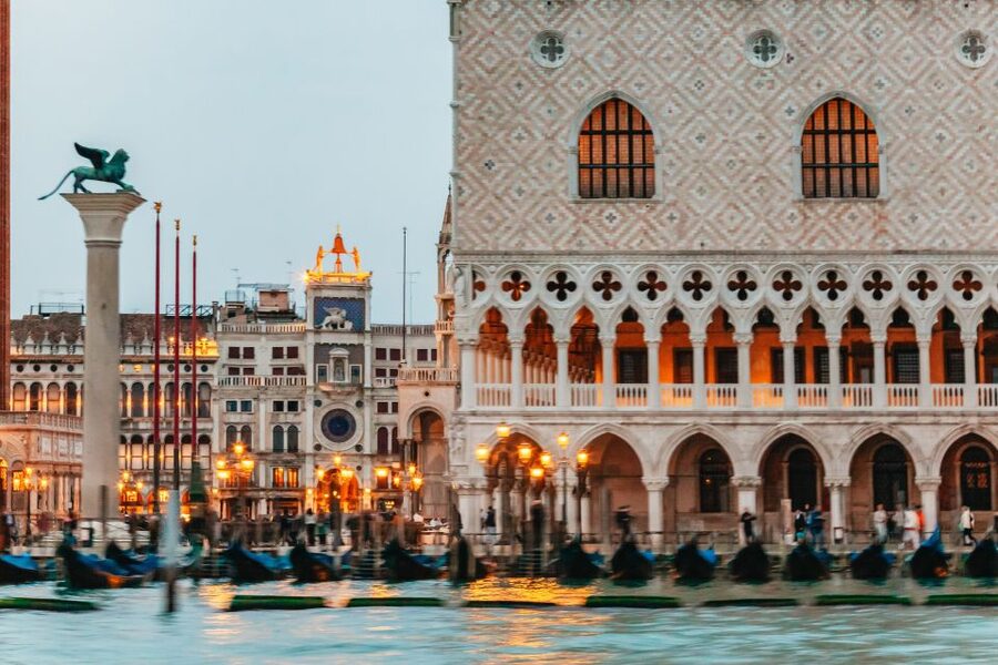 Venice: The Ghost & Legends Walking Tour - Who will enjoy this evening walk