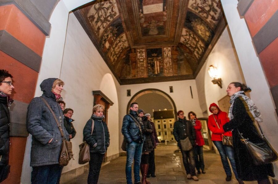 Vienna: Ghosts and Legends Guided Nighttime Walking Tour - Neuer Markt and the stories behind familiar streets