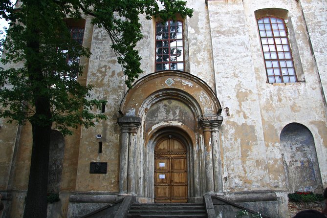 Vilnius Old Town 2-hour Private Ghost Tour - What the private format changes