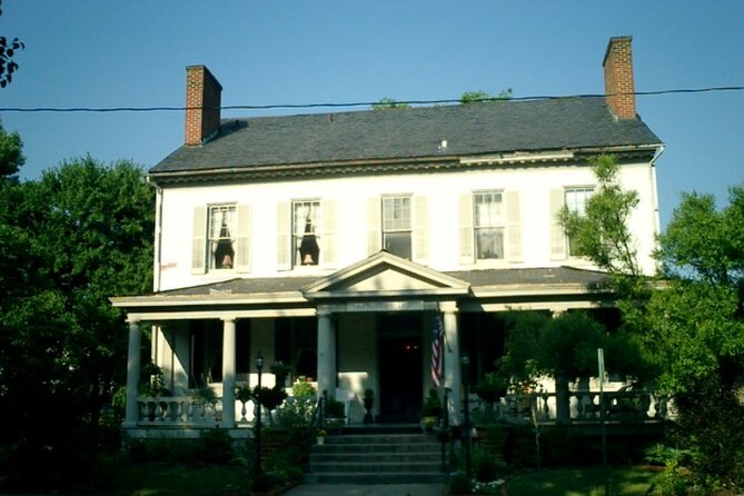 Virginia: Ghosts of Fredericksburg Self-Guided Walking Audio Tour - The Chimneys and Fredericksburg’s colonial beginning