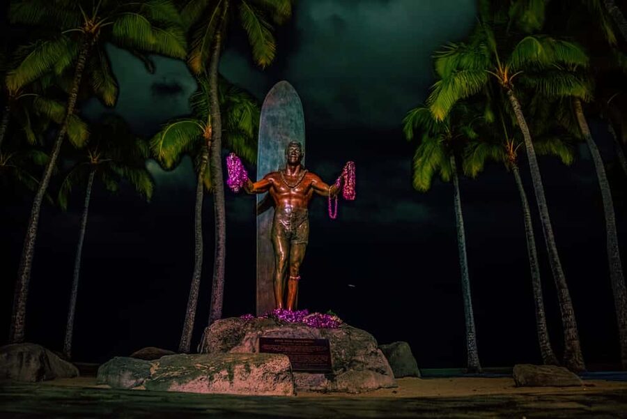 Waikiki Ghosts Boos and Booze Haunted Pub Crawl - Starting outside Aloha Beer Waikiki