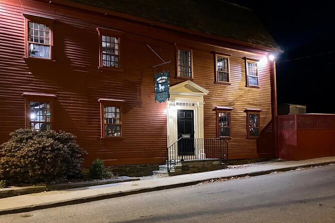 Walking Ghost Tour Through Newport RI - Elks Lodge, Newport Art Museum, and Redwood Library