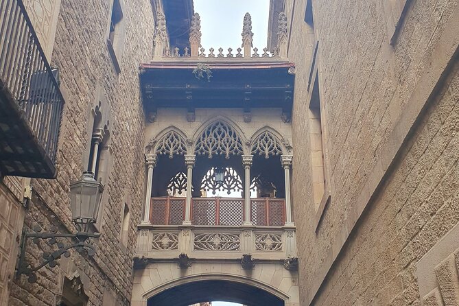Walking Tour Mysteries and Legends of Barcelona and its Ghosts - Portal de l’Àngel and the medieval entrance