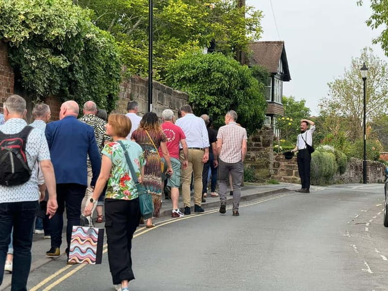 Warwick: Ghost, Crime & Murder Walking Tour - Tudor homes, old buildings, and people who died there