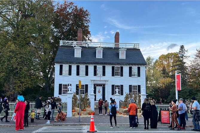 Wicked Awesome Tours: Witch Trial History and Salem Haunts! - The Salem Museum and the spooky Merchant Inn