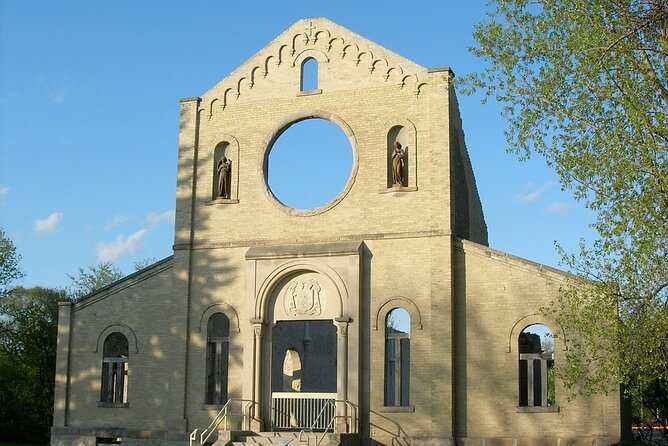 Winnipeg's Most Haunted: a Smartphone Audio Ghost Tour - Arenas, lodges, theatres, and old banks