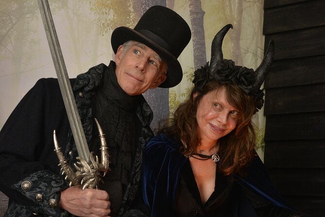 Witch Costume Photo Shoot - Olde Salem Village theatrical set - Key points at a glance