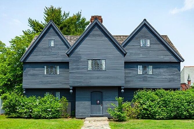 "Witch Trials" Walking Tour in Salem - The 6 p.m. start and seasonal timing