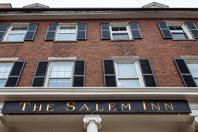 "Witch Trials" Walking Tour in Salem - Old Burying Point Cemetery and the people behind the names