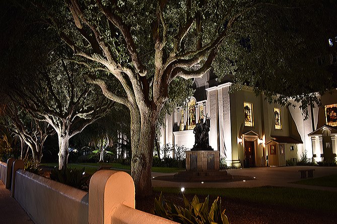 Wraiths of the Watchtower: Sinister St. Augustine Ghost Tour - Plaza de la Constitución closes the loop
