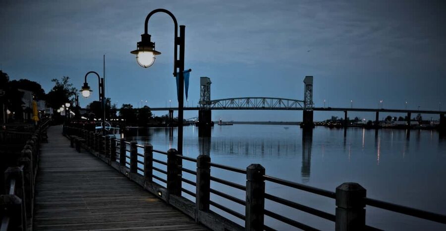 Wraiths & Wicked Whispers: Wilmington Ghost Tour - What the storytelling is really like